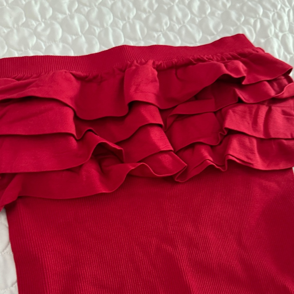 Elegant Red Ruffle Tube Top - Picture 2 of 4